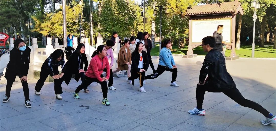 隆安北京总部开展重阳健康跑活动